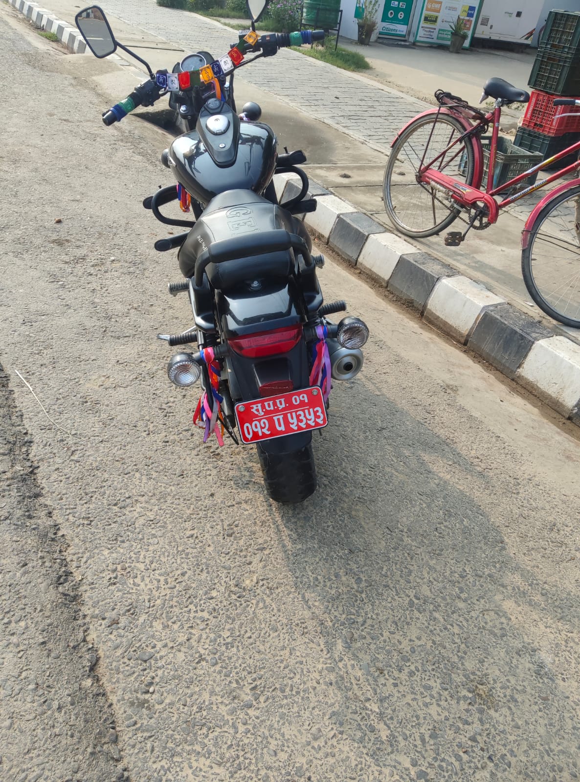 मोटरसाइकलको ठक्कर वाट महिला घाईते