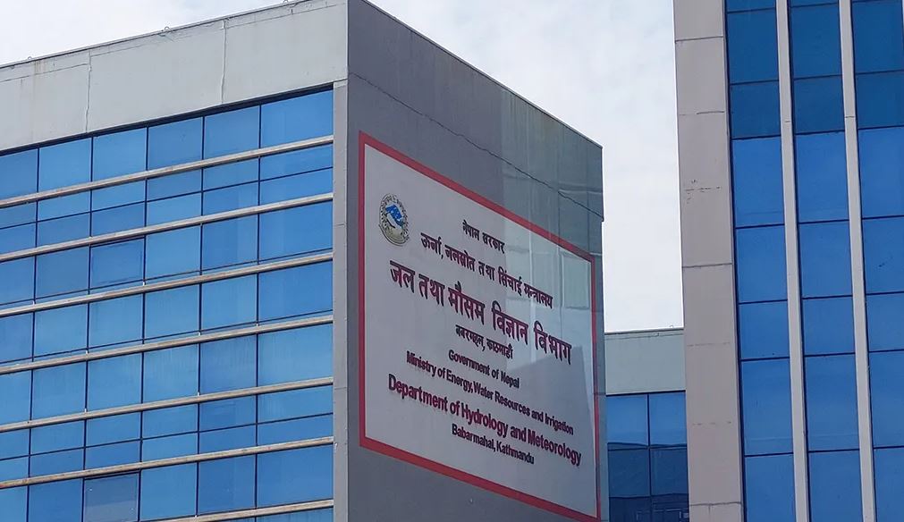 “देशभर मौसमी बदली, विभिन्न स्थानमा ठूलो वर्षाको पूर्वानुमान”