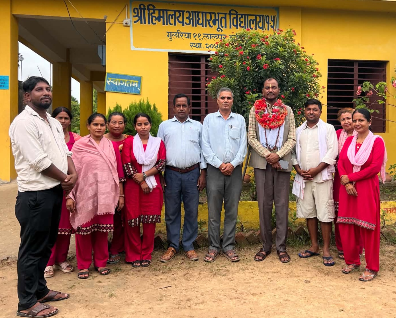 गुलरियाका नगर प्रमुखद्वारा विद्यालयको अनुगमन